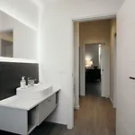 Appartamento Guesthost - 1 Deisgn With Car Parking! Bologna