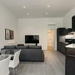 Appartamento Guesthost - 1 Deisgn With Car Parking! *