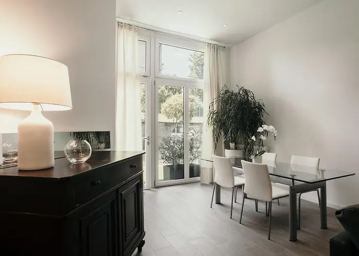 Guesthost - 1 Deisgn With Car Parking! Апартаменты