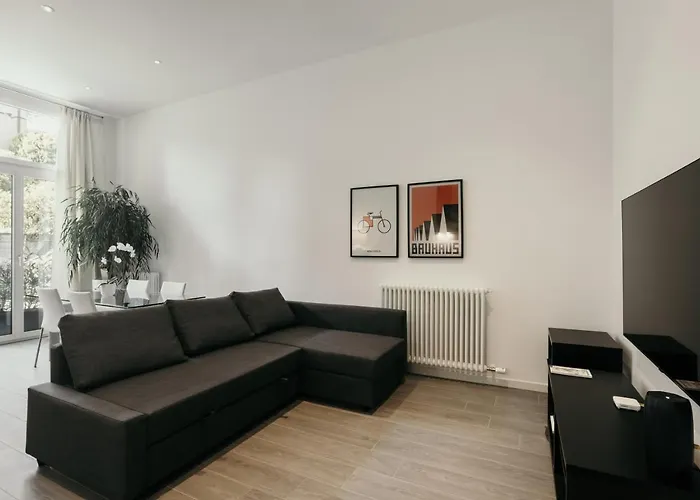 Guesthost - 1 Deisgn With Car Parking! *