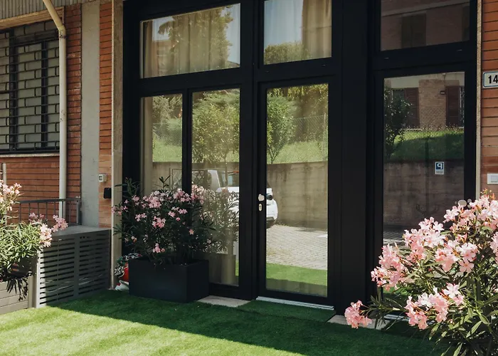 Апартаменты Guesthost - 1 Deisgn With Car Parking!