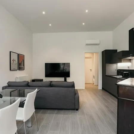 Appartement Caseospitali - 1, Grande Bilocale Con Arredo Design E Posto Auto Per 4 *